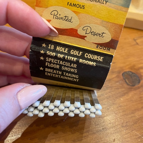 Vintage Wilbur Clark's Desert Inn - Las Vegas, Nevada Souvenir Matchbook - Picture 5 of 7